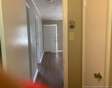 814 Varsity Drive - Photo Thumbnail 15