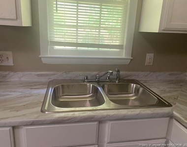 814 Varsity Drive - Photo Thumbnail 4