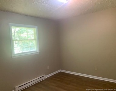 814 Varsity Drive - Photo Thumbnail 12