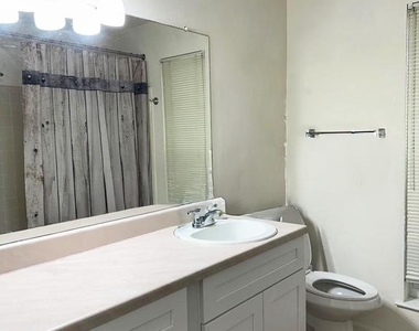 1527 Lincoln Way - Photo Thumbnail 7