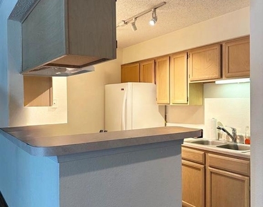 1527 Lincoln Way - Photo Thumbnail 4