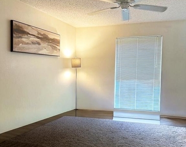 1527 Lincoln Way - Photo Thumbnail 8