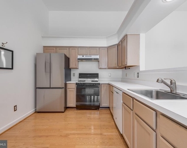 8301 Bluebird Way - Photo Thumbnail 12