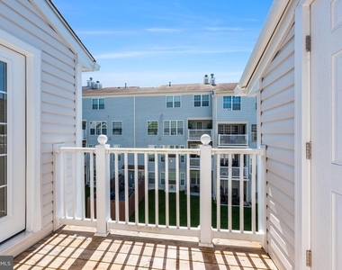 8301 Bluebird Way - Photo Thumbnail 24