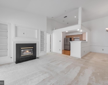 8301 Bluebird Way - Photo Thumbnail 8