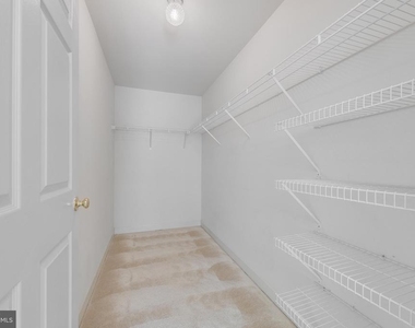 8301 Bluebird Way - Photo Thumbnail 22