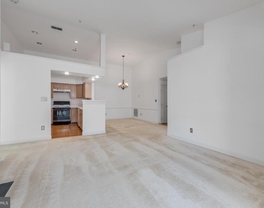 8301 Bluebird Way - Photo Thumbnail 9
