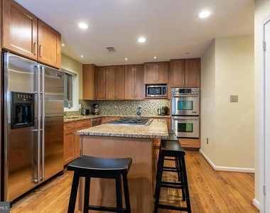 1700 Abbey Oak Drive - Photo Thumbnail 6