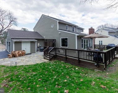 1700 Abbey Oak Drive - Photo Thumbnail 31