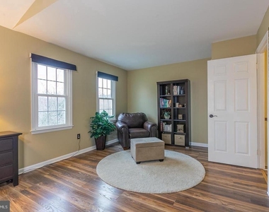 1700 Abbey Oak Drive - Photo Thumbnail 20