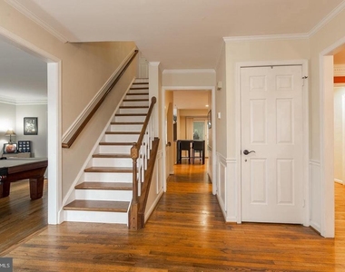 1700 Abbey Oak Drive - Photo Thumbnail 3