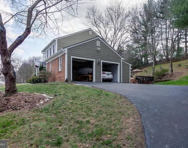 1700 Abbey Oak Drive - Photo Thumbnail 32