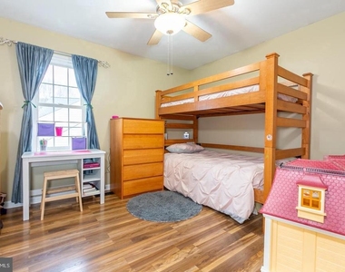 1700 Abbey Oak Drive - Photo Thumbnail 23