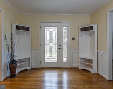 1700 Abbey Oak Drive - Photo Thumbnail 2