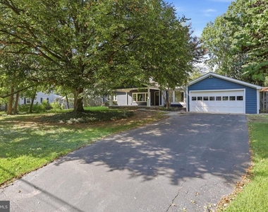 6432 Ichabod Place - Photo Thumbnail 3