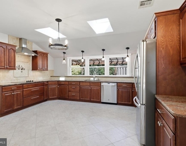 6432 Ichabod Place - Photo Thumbnail 14