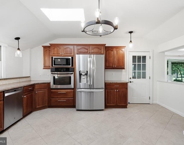 6432 Ichabod Place - Photo Thumbnail 15
