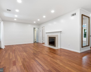 6432 Ichabod Place - Photo Thumbnail 8
