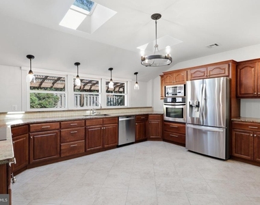 6432 Ichabod Place - Photo Thumbnail 16