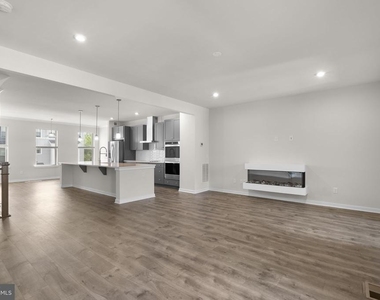 2604 Loganberry Drive - Photo Thumbnail 5