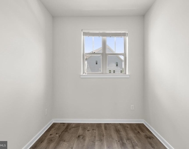 2604 Loganberry Drive - Photo Thumbnail 8