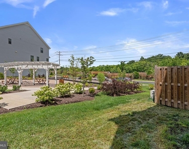2604 Loganberry Drive - Photo Thumbnail 44