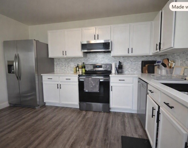4505 Whistling Way - Photo Thumbnail 5