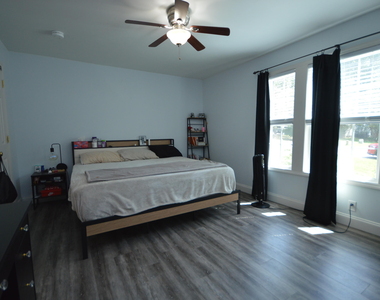 4505 Whistling Way - Photo Thumbnail 11