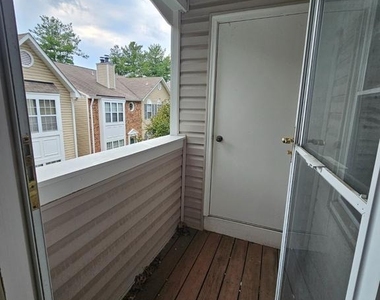 7705 Lexton Place - Photo Thumbnail 18