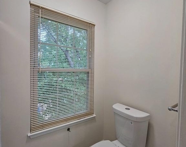 7705 Lexton Place - Photo Thumbnail 20