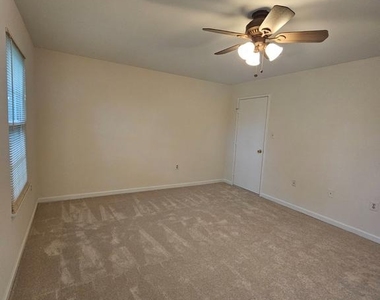 7705 Lexton Place - Photo Thumbnail 16