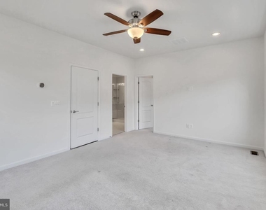 3061 Alan Shepard Street - Photo Thumbnail 17
