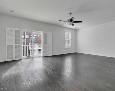 3061 Alan Shepard Street - Photo Thumbnail 12