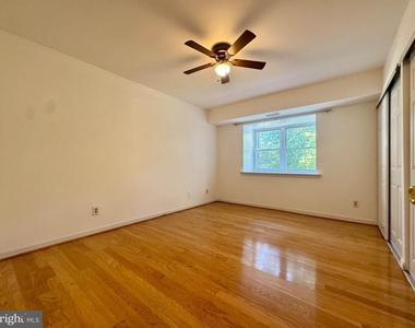 5932 Cove Landing Road - Photo Thumbnail 8