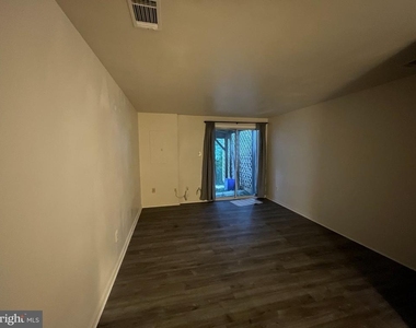 5931 Sir Cambridge Way - Photo Thumbnail 12