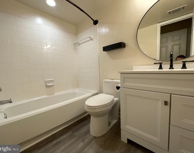 5931 Sir Cambridge Way - Photo Thumbnail 10