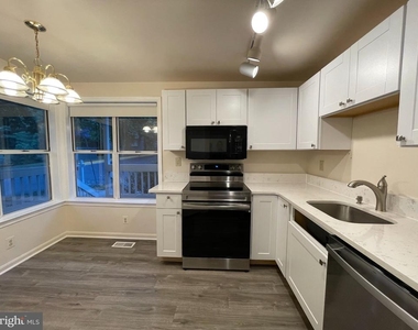 5931 Sir Cambridge Way - Photo Thumbnail 1