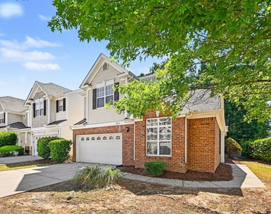 307 Founders Walk Drive - Photo Thumbnail 2