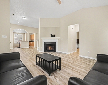 307 Founders Walk Drive - Photo Thumbnail 6