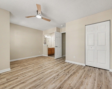 307 Founders Walk Drive - Photo Thumbnail 16
