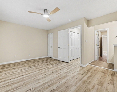 307 Founders Walk Drive - Photo Thumbnail 15