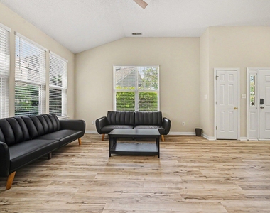307 Founders Walk Drive - Photo Thumbnail 5