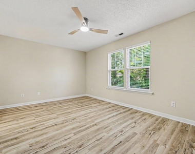 307 Founders Walk Drive - Photo Thumbnail 14