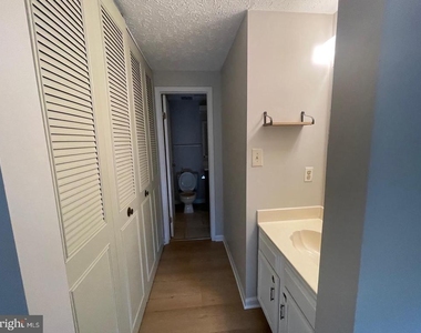 11906 Fieldthorn Court - Photo Thumbnail 6