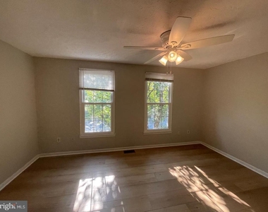 11906 Fieldthorn Court - Photo Thumbnail 10