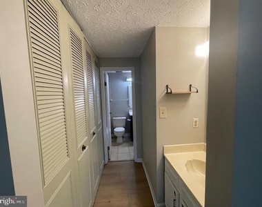 11906 Fieldthorn Court - Photo Thumbnail 7