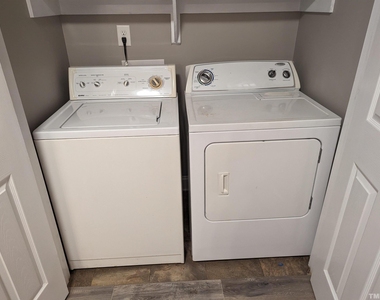 608 N Maple Street - Photo Thumbnail 7