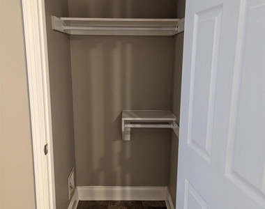 608 N Maple Street - Photo Thumbnail 6