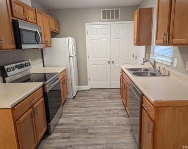 608 N Maple Street - Photo Thumbnail 1