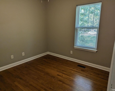 608 N Maple Street - Photo Thumbnail 10